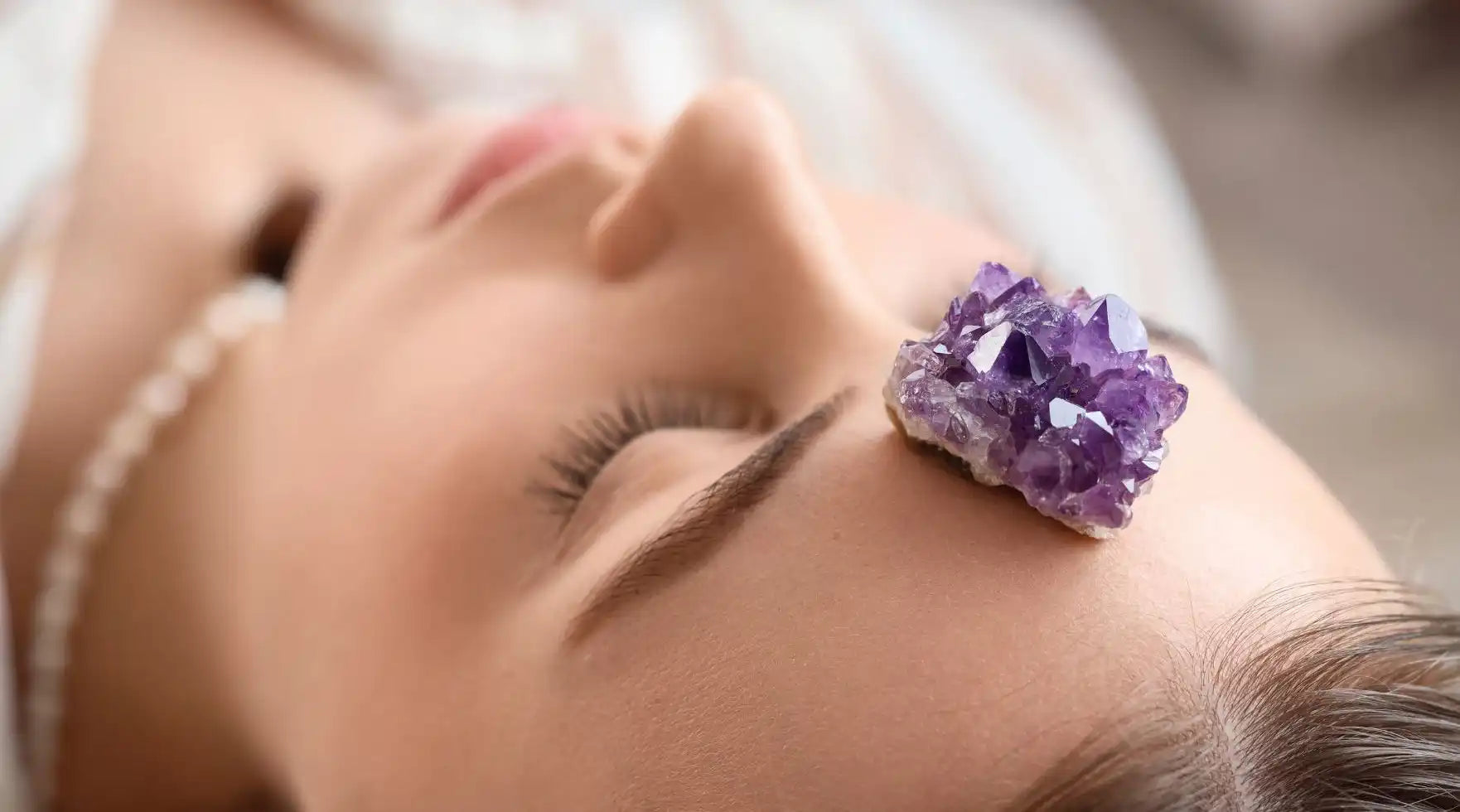 Rouleau facial en géode d'améthyste